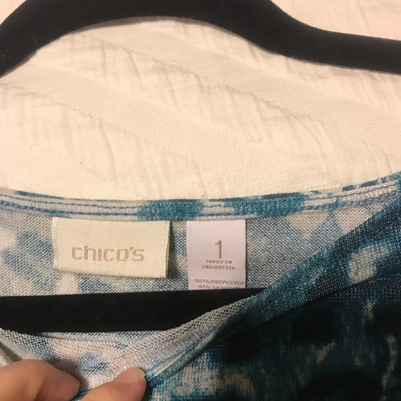 Chico’s size 1 shirt - Picture 2 of 4